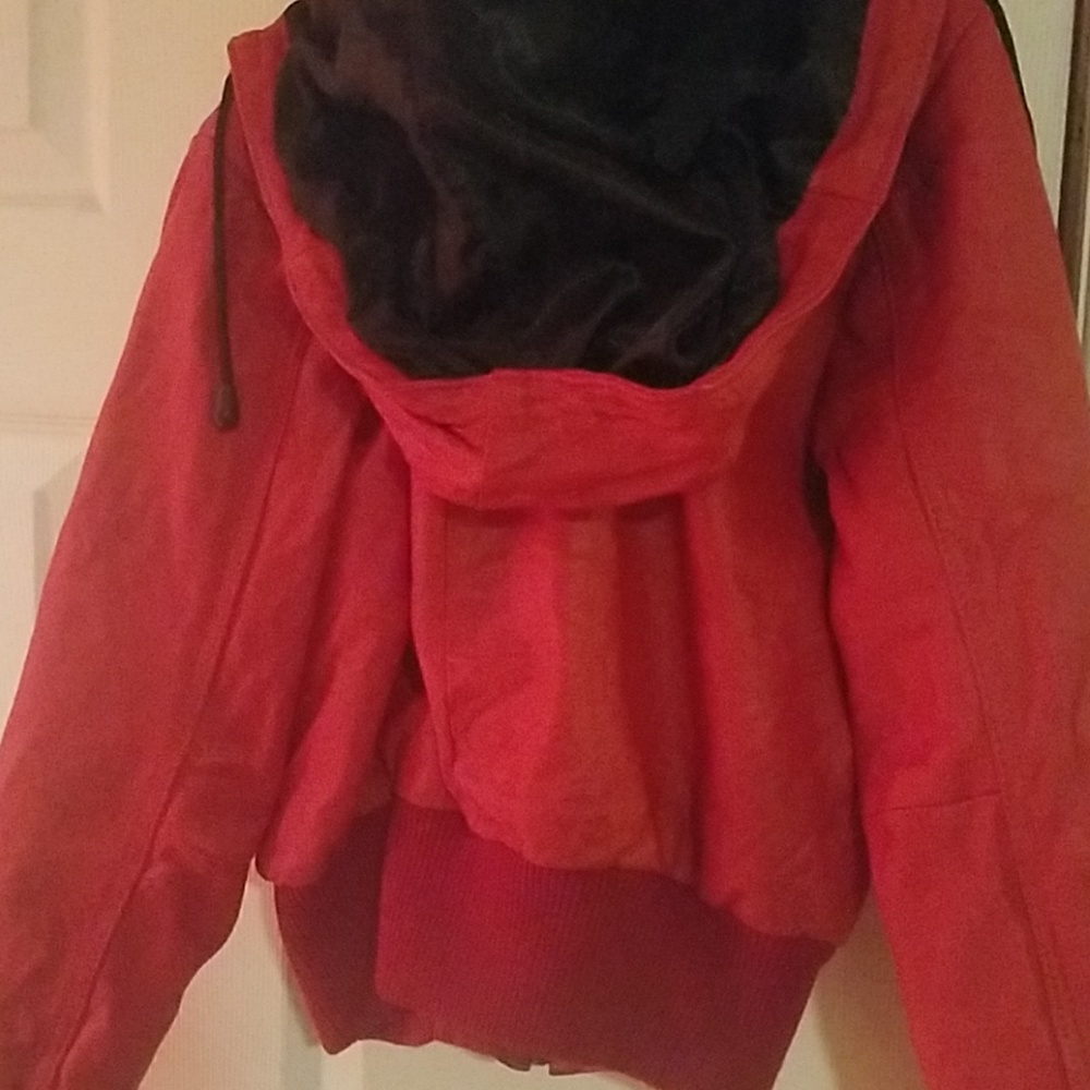 Red bomber jacket - Picture 4 of 7